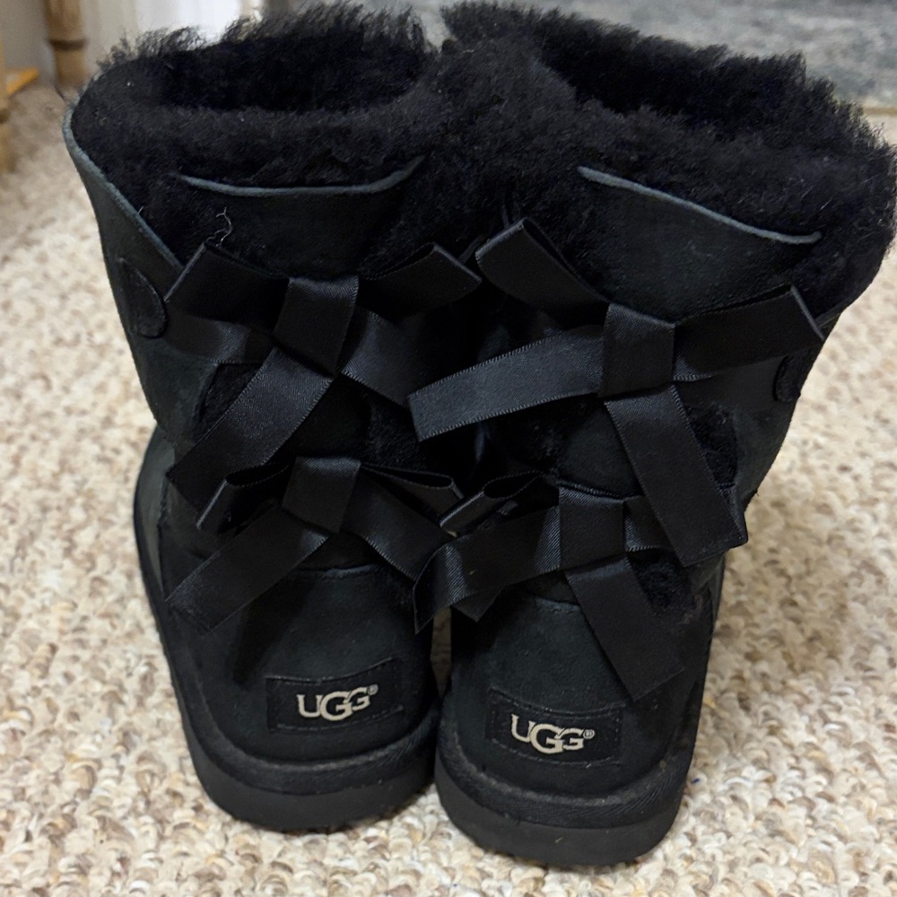 UGG Black Winter Boots with Shearling Lining - Picture 2 of 5